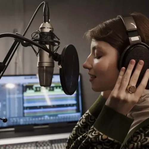 Private-singing-lessons-header-pic1 Private-singing-lessons-header-pic1